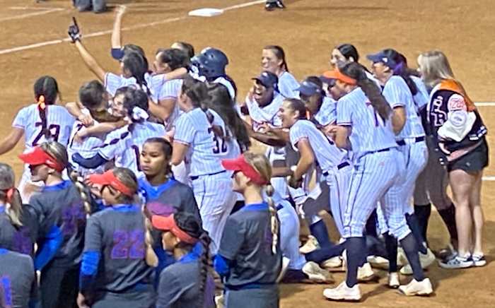 Eastvale Roosevelt Mustangs softball10